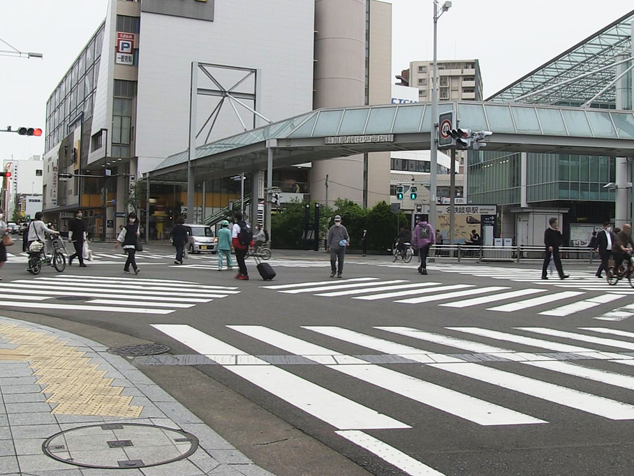 まん延防止等重点措置が岐阜県に適用されることを受けて、街の人からは仕方ないとしな...