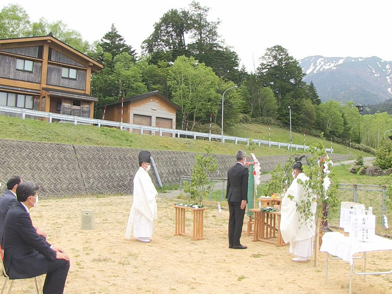 御嶽山の噴火からことしで7年。 夏山シーズンを前に6日、登山者の安全を祈る祈願祭...