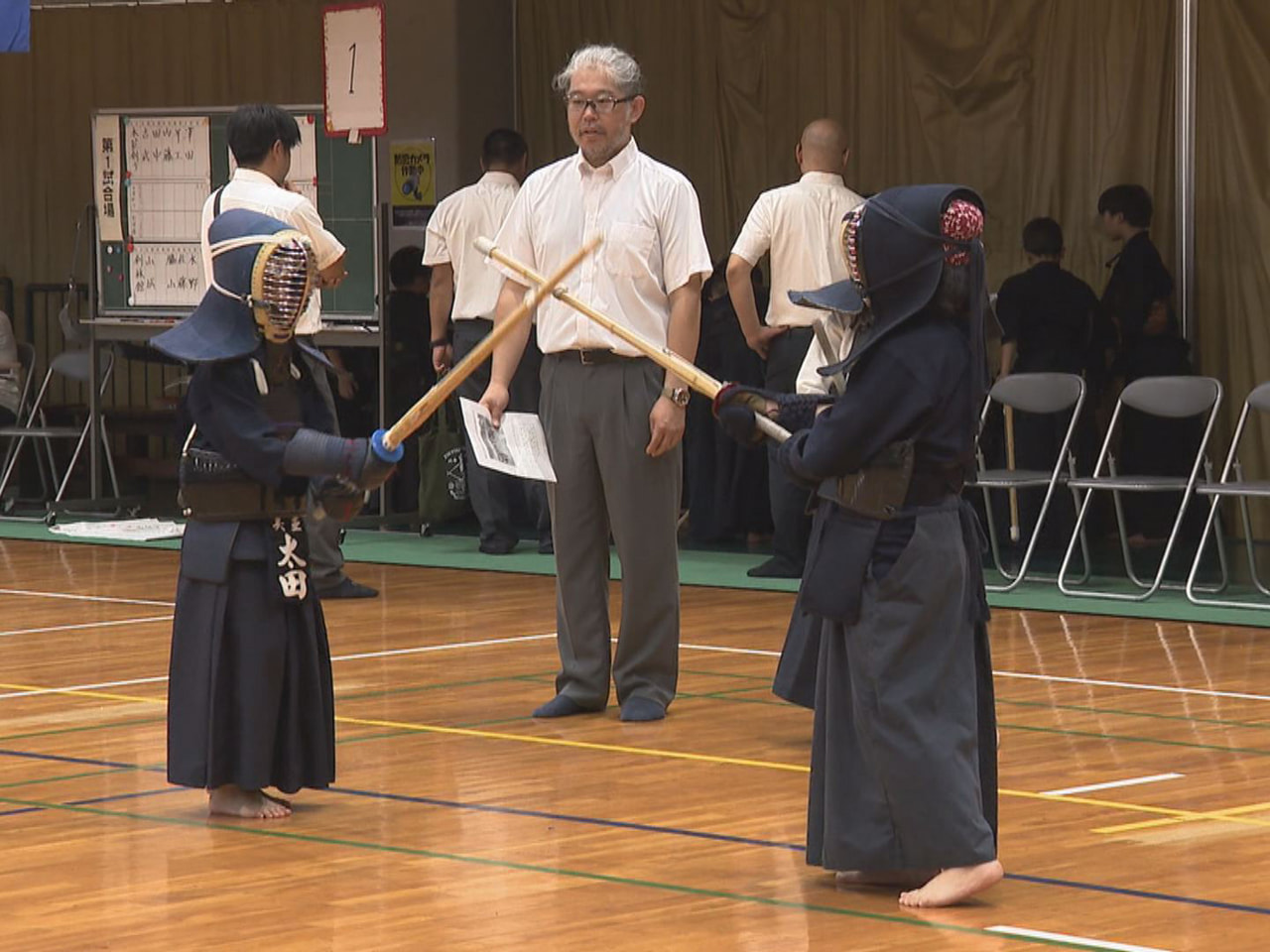 第５１回県秋季少年剣道錬成大会が１６日、岐阜市のＯＫＢぎふ清流アリーナで行われ、...