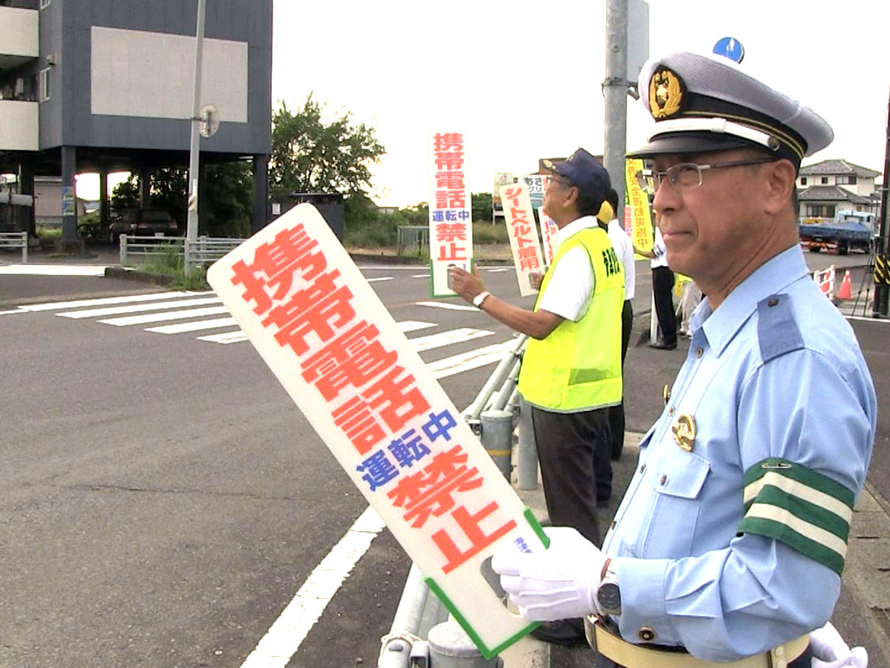 秋の全国交通安全運動に合わせ県内各地で啓発活動が繰り広げられています。 海津市の...