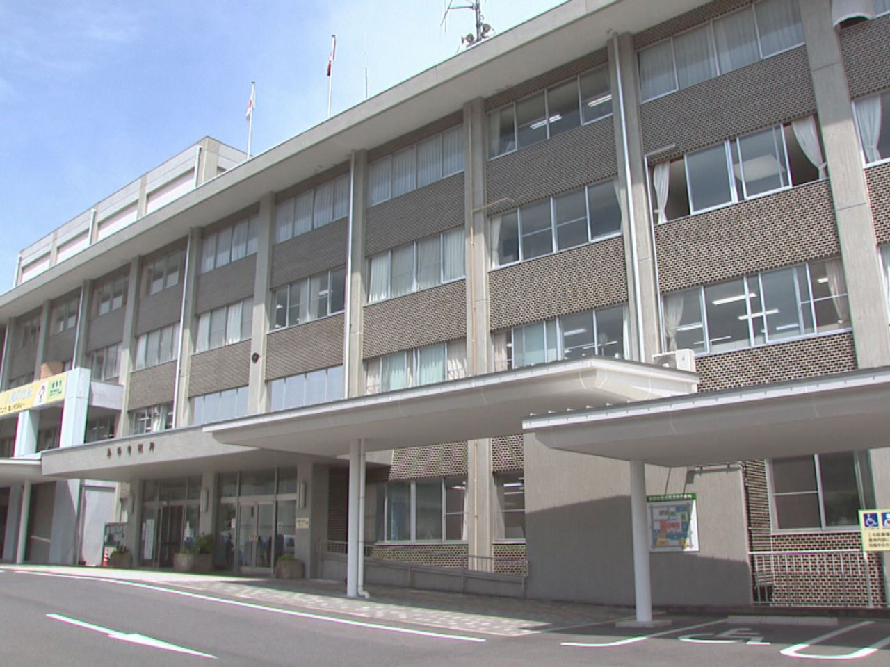 任期満了に伴う岐阜県恵那市の市長選挙は１０日投票、即日開票され、無所属で現職の小...