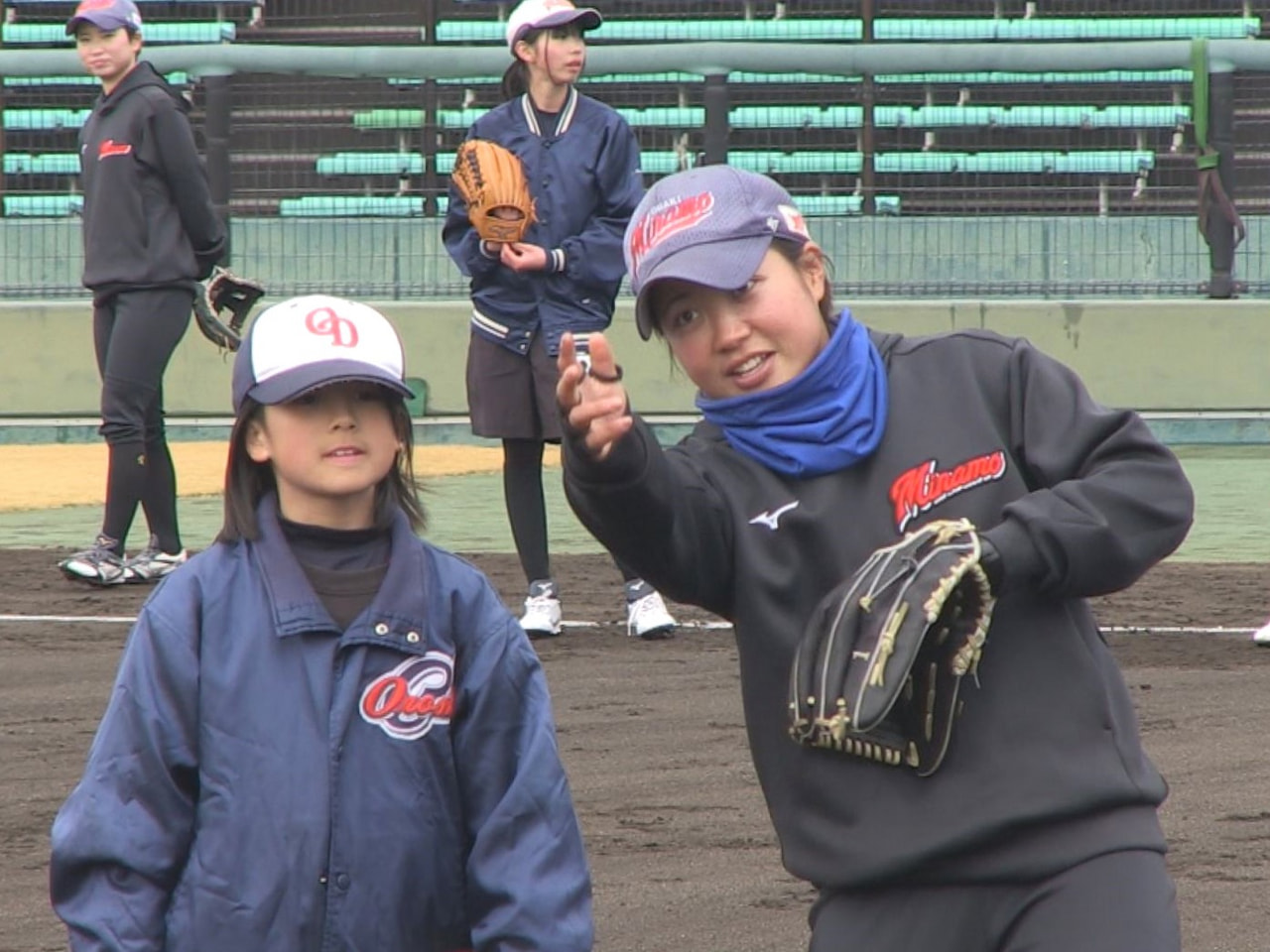 ４月のリーグ開幕を控えキャンプを行っている女子ソフトボール大垣ミナモの選手たちが...