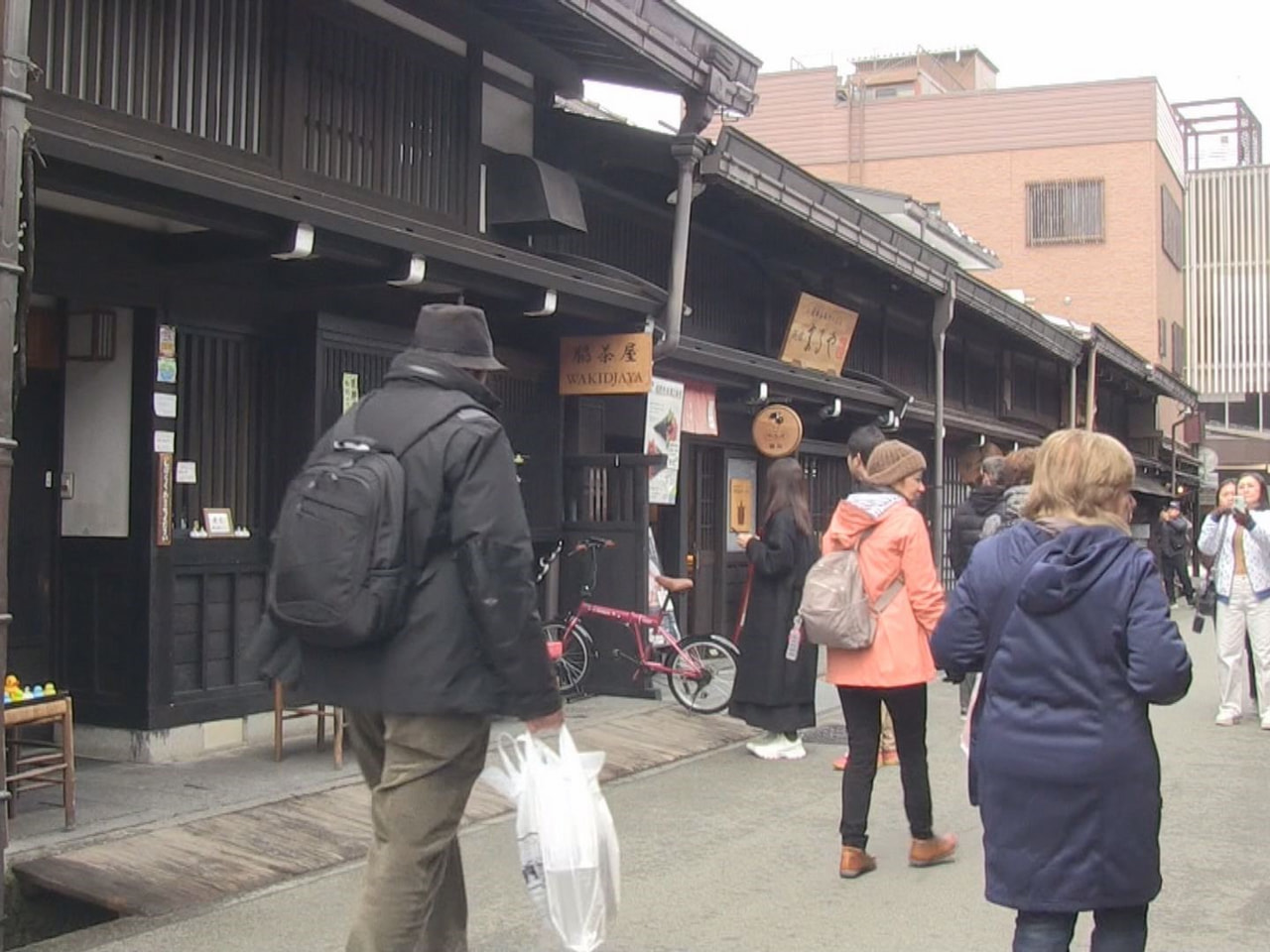 ことし３月の岐阜県内の外国人宿泊者数が新型コロナウイルスの感染が拡大する前の２０...