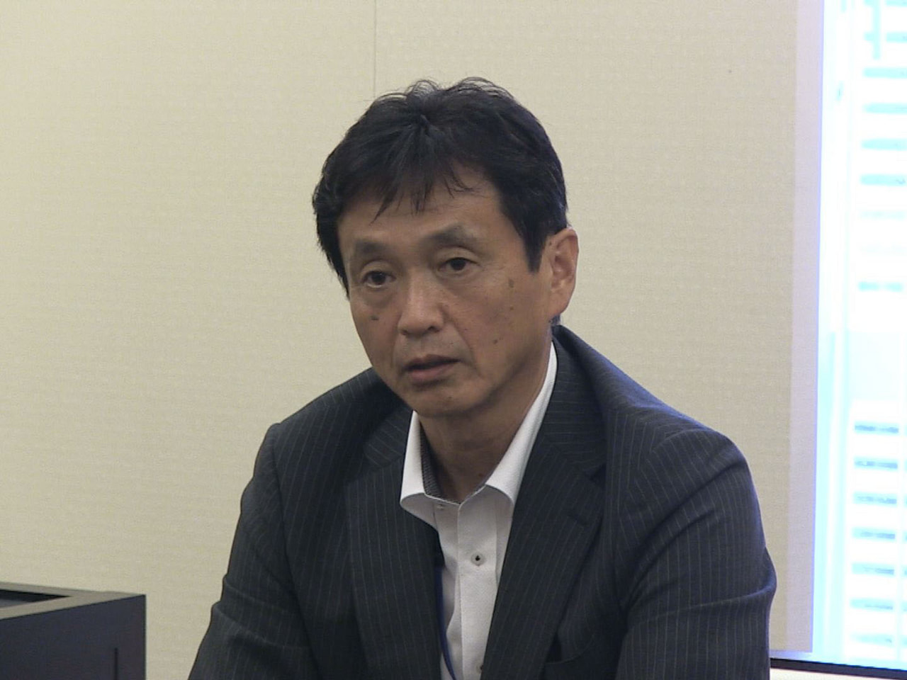 岐阜北税務署の署長に新しく着任した三矢彰茂さんが２３日、岐阜放送本社を訪れ、「納...