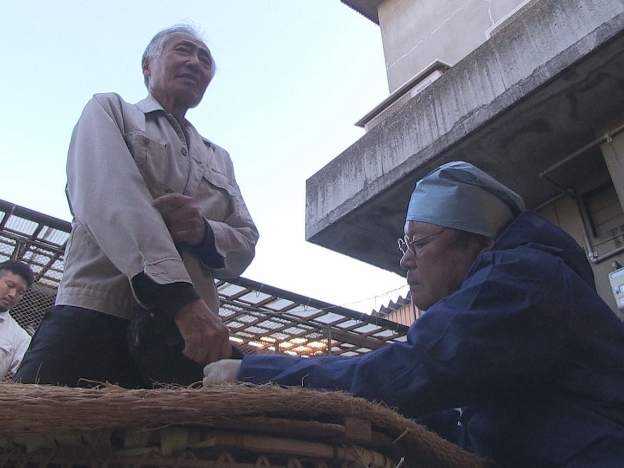 １５日に閉幕した岐阜市の長良川鵜飼で活躍した鵜の検診が１７日、岐阜市内の鵜匠宅で...