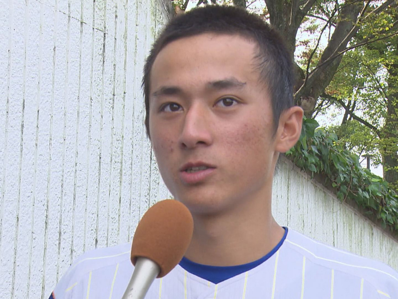 プロ野球のドラフト会議が２４日に開かれ、岐阜県勢からは大垣市出身で青山学院大学の...